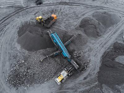 品种分拣开采煤炭推土机分拣煤炭采掘业图片素材